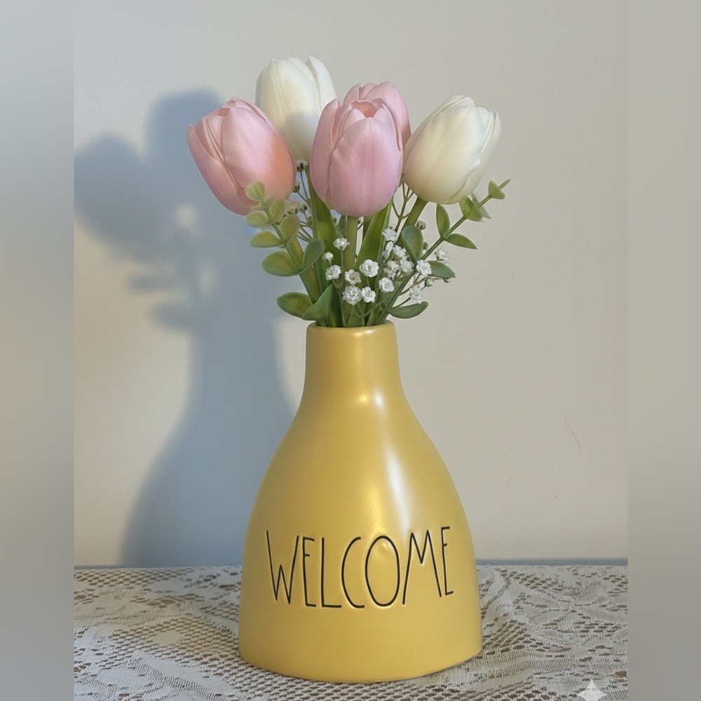 🌼Rae Dunn Artisan Collection by Magenta🌼Spring Vase🌼Welcome!